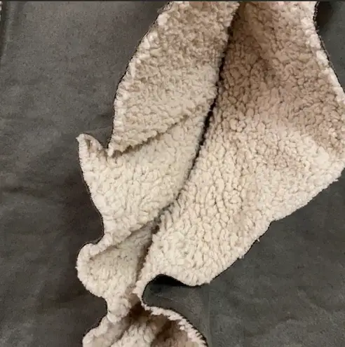 Karen Hart rugged army green faux suede vest with Sherpa Fleece - Size Medium