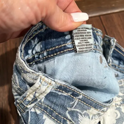 1st Kiss Denim Floral Distressed Short