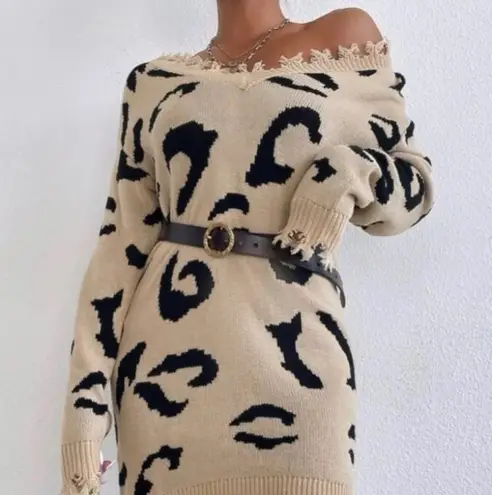 Lavishly Paris NWT, Designer Distressed Sweater Dress. Size Medium