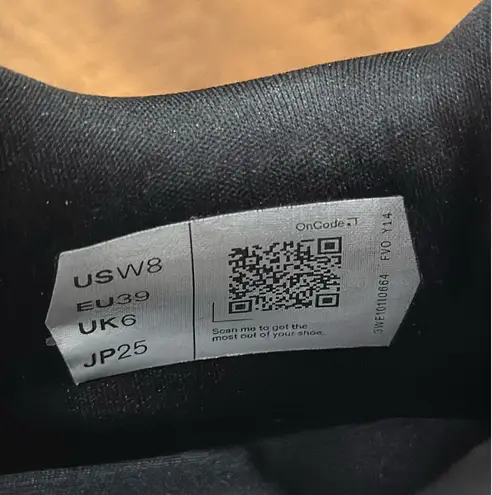 on cloud Running Shoes