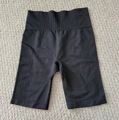All In Motion Black Bike Shorts Seamless High-Waisted NWOT