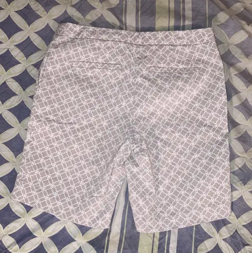 Mario Serrani Italy Chino Bermuda Shorts Womens 4 Grey White Geometric Stretch