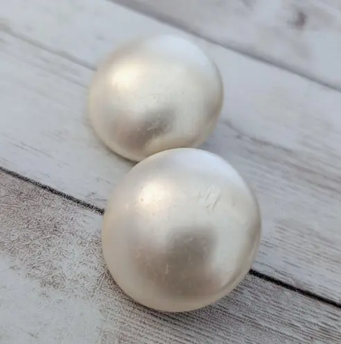 Vintage Clip On Earrings 1 & 1/8" Cream