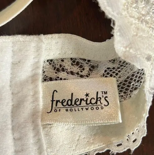 Frederick's of Hollywood  Bra Womens 34DD White Sexy Lace Underwired Bra