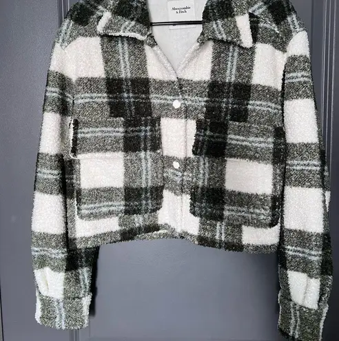 Abercrombie & Fitch  Cropped Sherpa Shirt Jacket