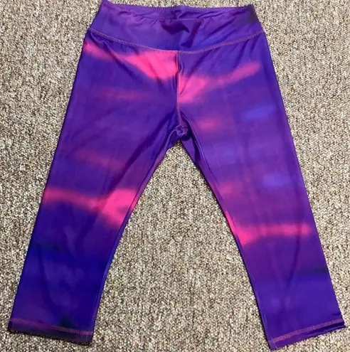 Take A Walk purple & pink yoga Capri pants - size Medium