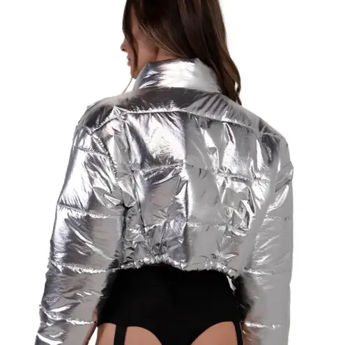 Hot & Delicious Cropped silver metallic puffer