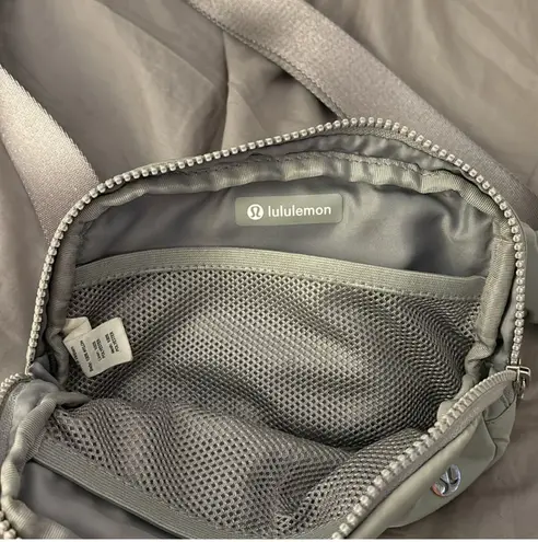 Lululemon Everywhere Belt Bag