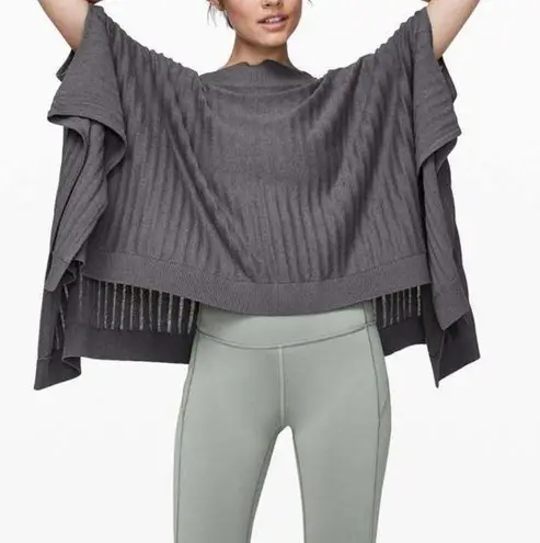 Lululemon  Forward Flow Poncho Heathered Moonwalk One Size