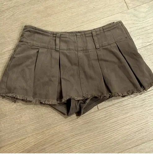 Edikted NWOT olive green pleated skort Washed Denim Pleated Micro Skort