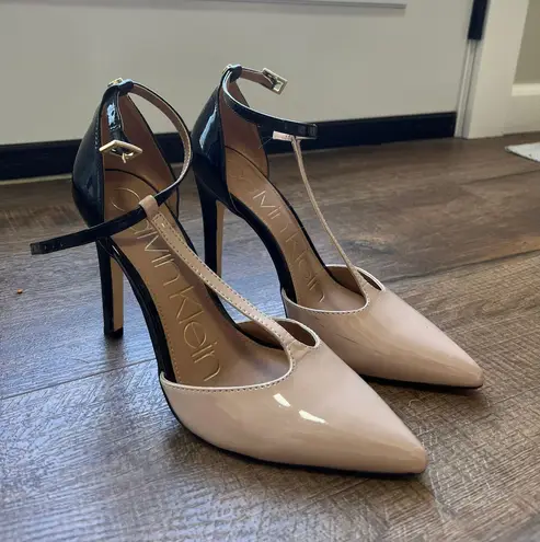 Calvin Klein Bayna Pump Nude and Black T Strap