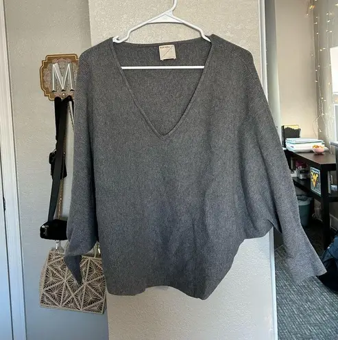 Kerisma  | RYU V NECK DOLMAN SLEEVE TOP in ash grey size s/m