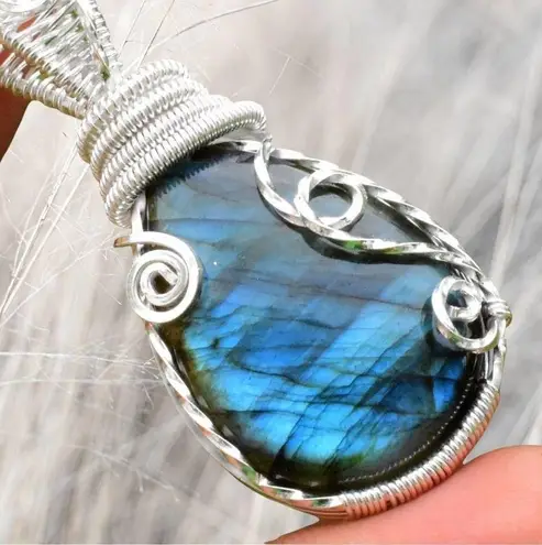 Sterling Silver Wire Wrapped Labradorite on Diamond Cut Box Chain