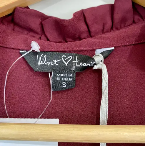 Velvet Heart Women’s Long Sleeve Ruffle V Neck Blouse Wine Size Small NWT