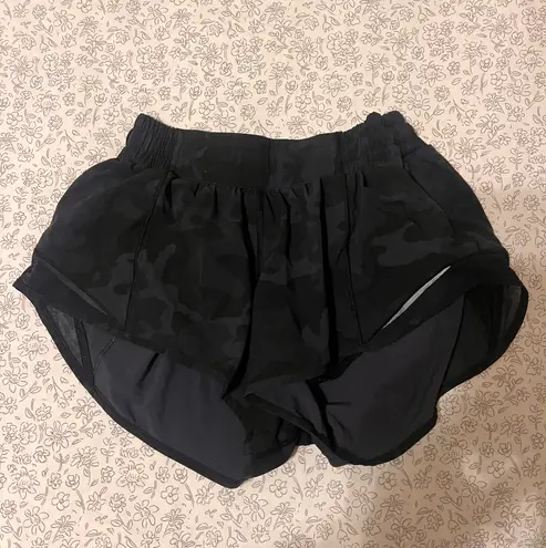 Lululemon Hotty Hot Short 2.5”