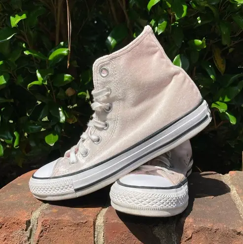 Converse light pink velvet Size 6 30 From Emery