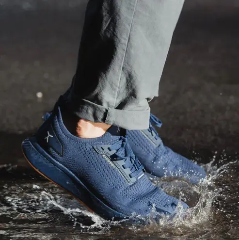 FLUX ADAPT RUNNER Navy Blue Sneaker Sz Women’s 6.5 Men’s 5