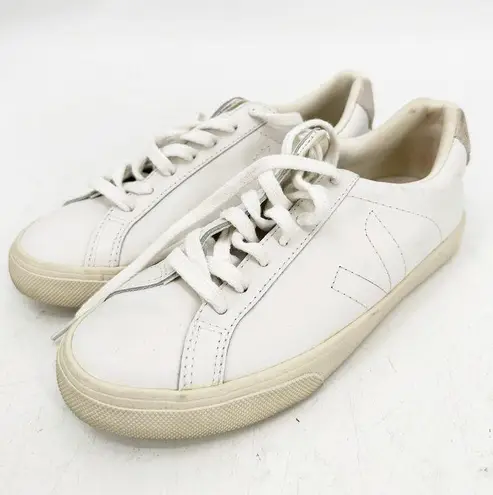 VEJA Esplar Leather Trainers in White Size 5