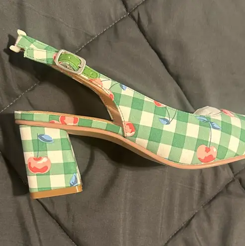 LISA VICKY Zee Pointed Toe Slingback Pump