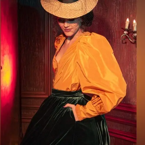 La Femme En Noir Taffeta Edwardian Blouse in Marigold L Yellow Size L