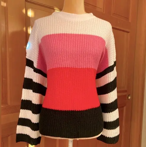 Lavishly Paris NWT, Women’s Colorblock Drop Shoulder Sweater.