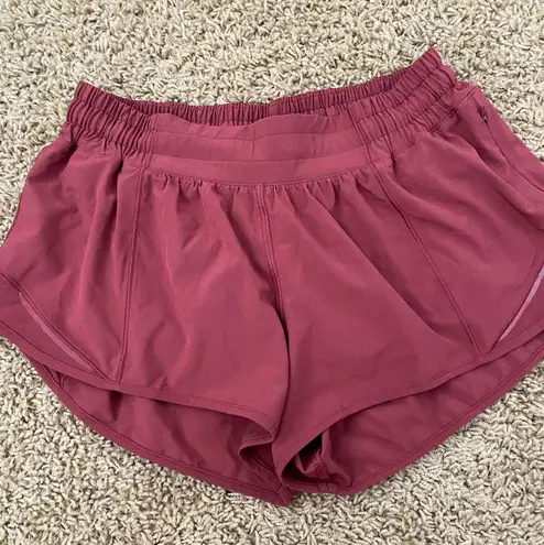 Lululemon Hottie Hot Shorts 2.5”