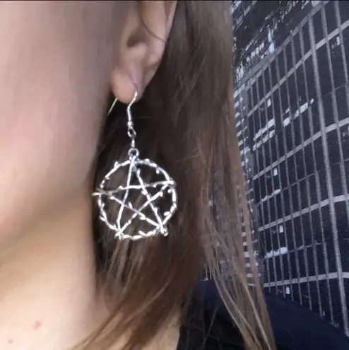 Witch Spooky Pentagram Wicca Pendant Hook Earrings Silver
