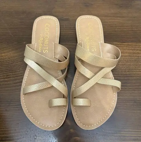 Coconuts by Matisse Gold sandals