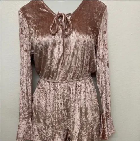 Velzera 🆕 Bell Sleeve Velvet Lace-Up Romper🆕