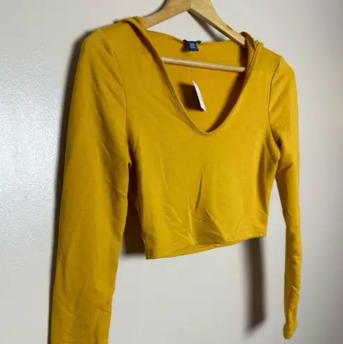 Uk2la CLEARANCE! Gold Boutique Hooded Crop Top Size M NWT