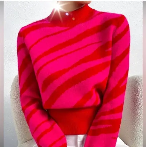 Lavishly Paris NWT, Woman’s Vibrant Fuchsia Zebra Print Mock Neck Sweater.