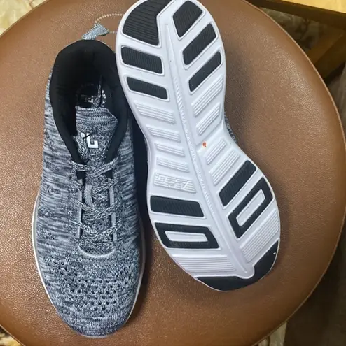 APL Women's TechLoom Pro size 9