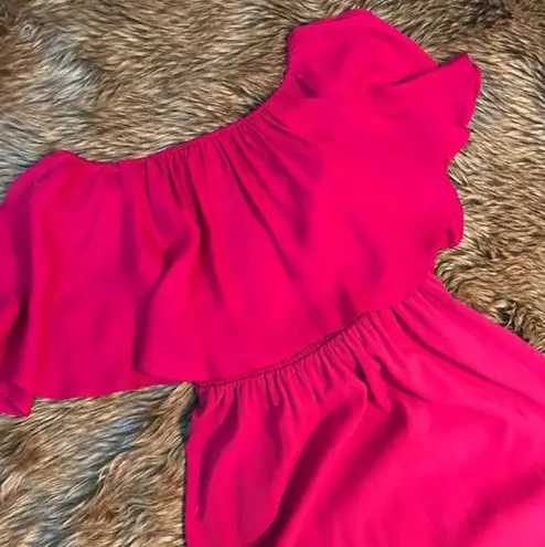 Alice + Olivia Off-the-Shoulder Ruffle-Top Dress