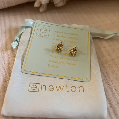 ENewton Earrings