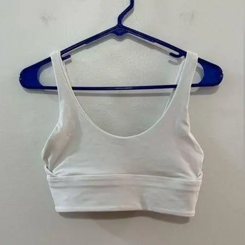 Lululemon Pre-Owned Size 6  White Sports Bra