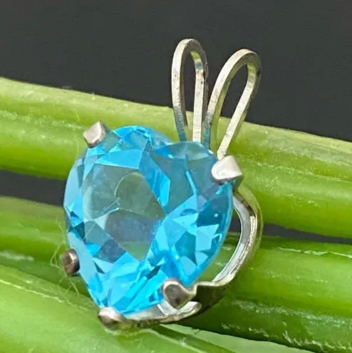 Sterling Silver Vintage 925 Blue Topaz CZ Cubic Zirconia Heart Pendant 1.3g