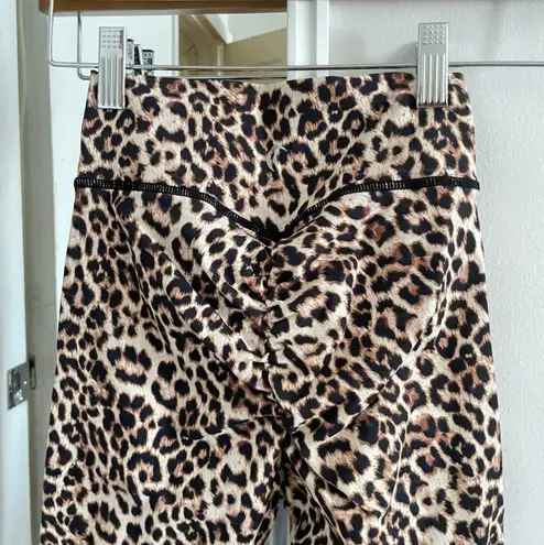 Zyia Active Leopard Scrunch Butt 7/8 Length Leggings