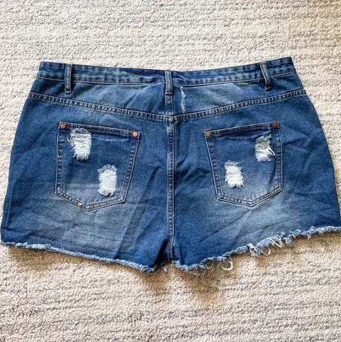 Boohoo Women’s Plus Blue Wash High Waisted Distressed Denim Jean Shorts Size 18