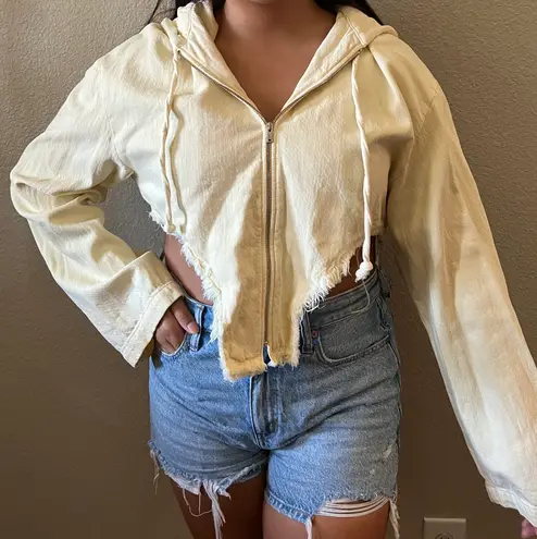 ZARA Pastel Yellow Cropped Distressed Denim Jacket