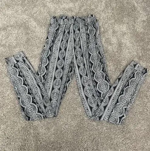 Mudd Black And White Print Pants With A Bow, Size Small thumbnail 2