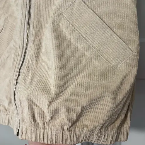 Avenue Tan Utility Jacket Versatile and Durable Size M