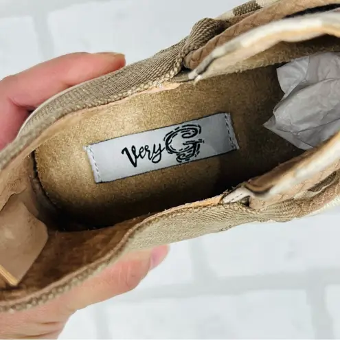 Very G Survivor Leopard Print Shoes Sneakers by ! Size 6.5 Brand New! Hi Tops