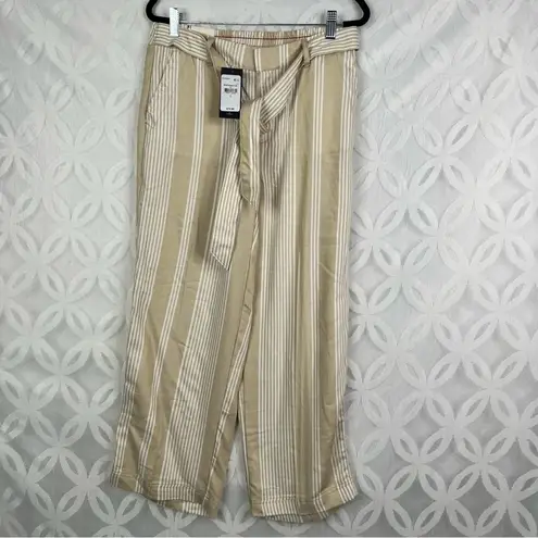 Tommy Hilfiger  Size 6 Stripe Capri Pants NWT