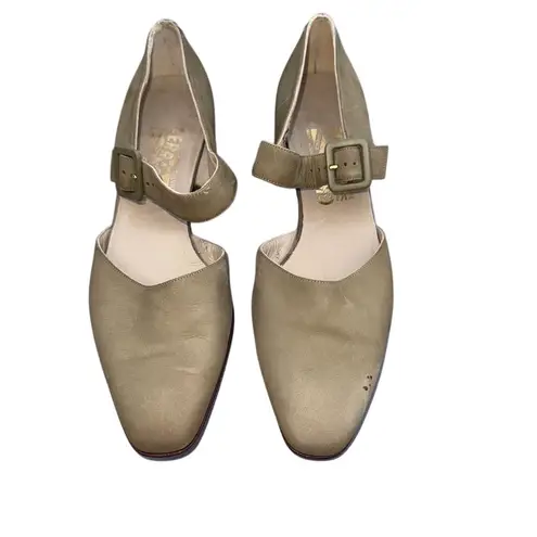Salvatore Ferragamo Women's Beige Slingback Pumps Size 8 AAAA
