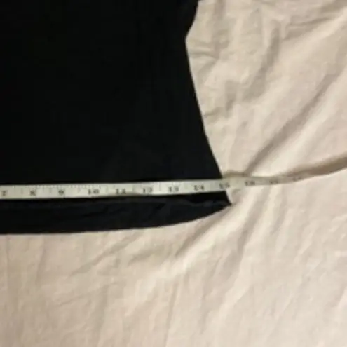 Urban Rebel Black Crop T