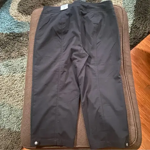 Chico's Chico’s Black Weekend Capri’s Size 2