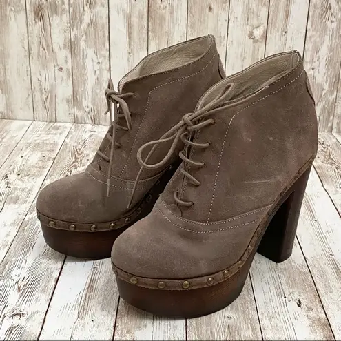 Steve Madden  “CINNDI” Taupe Lace Up Platform Clog Ankle Boots Size 7