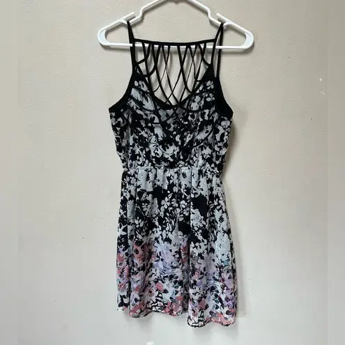 Studio Y Strappy Floral Fit & Flare Mini Dress Size Small Black Pink Spring Summer