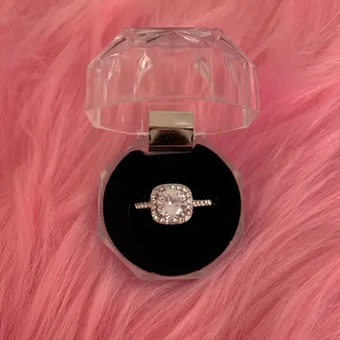 Sparkly round crystal ring size 9