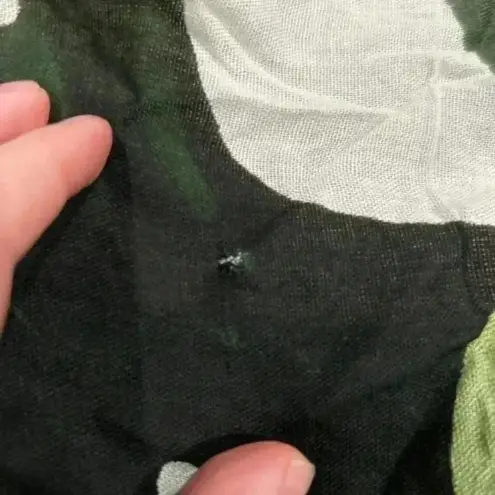 Virginia wolf rose and leaf multi wear wrap Green